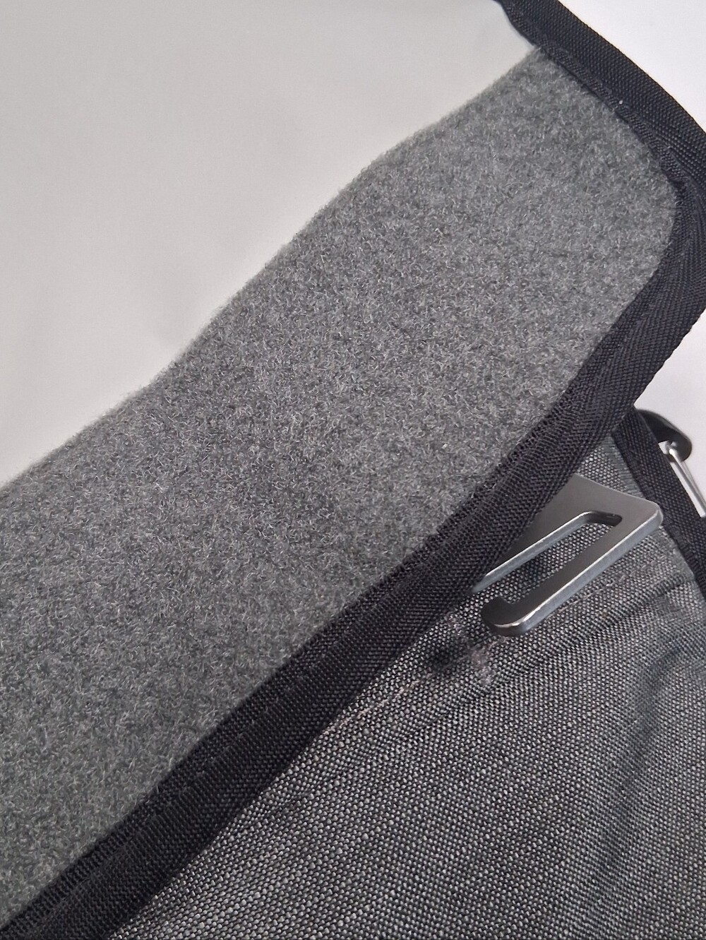 Timbuk2 San Francisco Command Messenger CrossBody Bag Laptop Organizer Gray/Blue - Picture 10 of 16